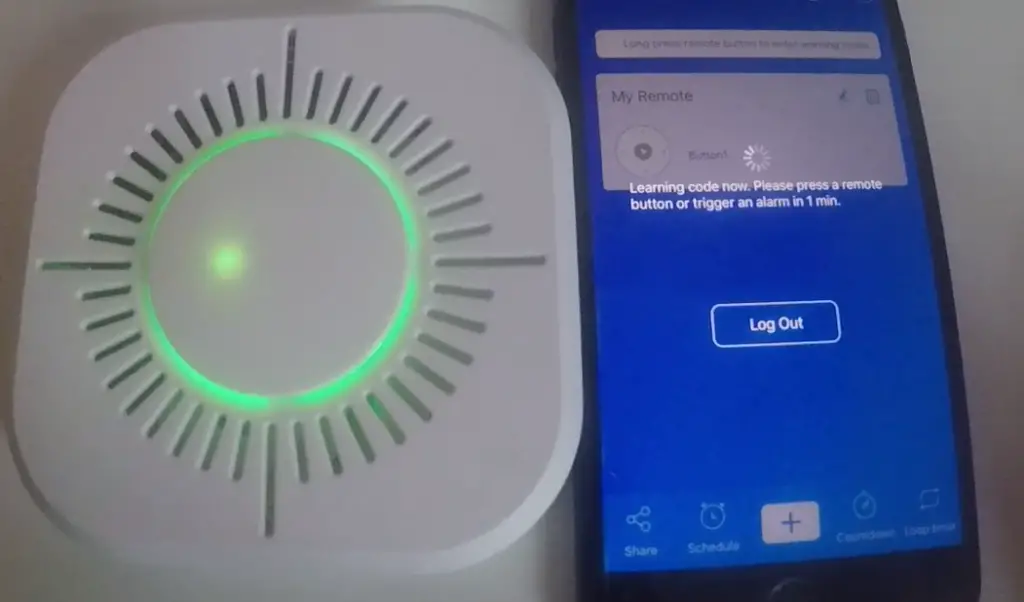 Smoke detector is almost paired with the eWeLink app