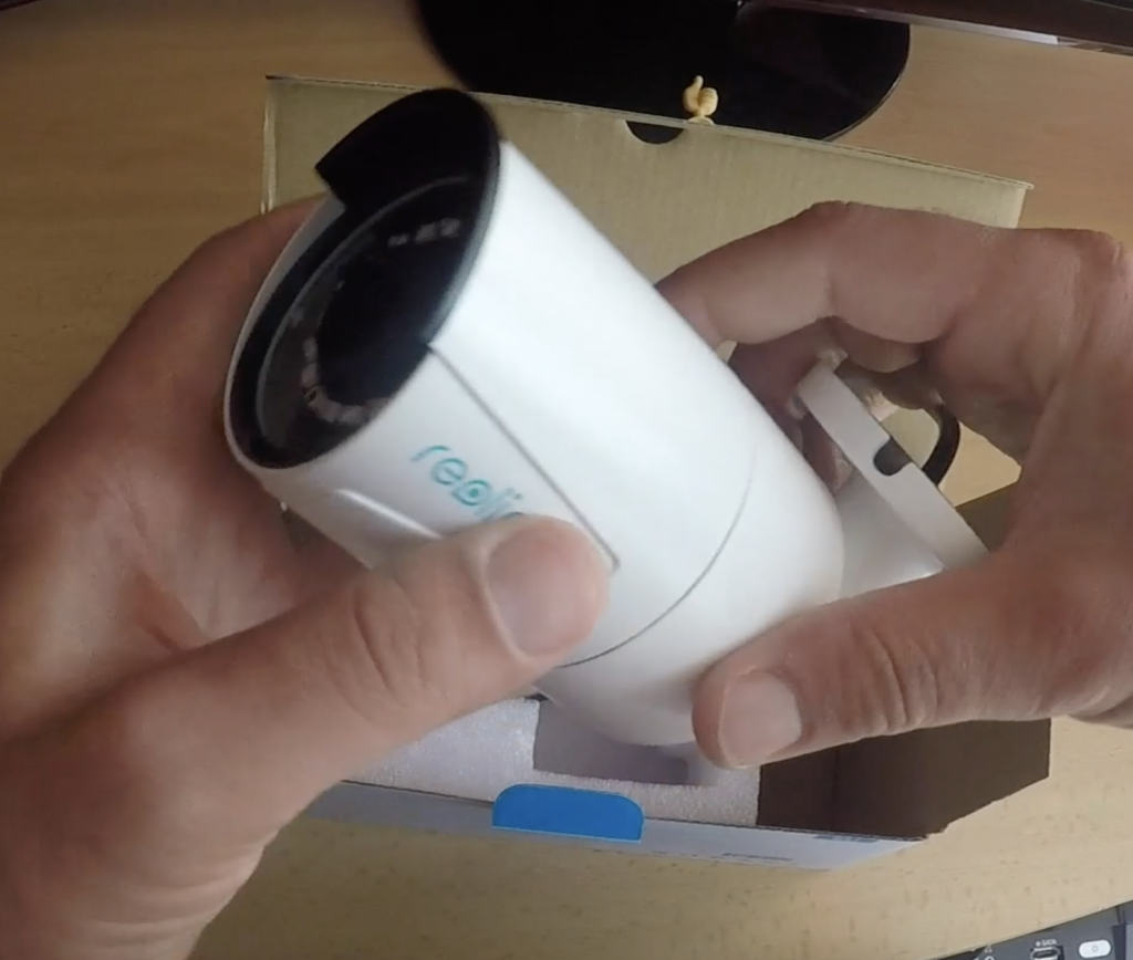 Unboxing of the Reolink RLC-410W