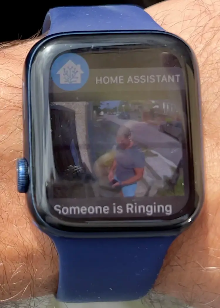 Apple Watch Showing Home Assistant image notification when someone rings at the door