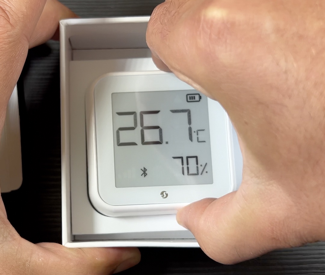 Unboxing & Configuration of Wifi Smart Temperature Humidity Sensor