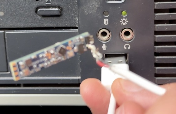 Plug in the soldered sensor in a USB port of a working desktop PC