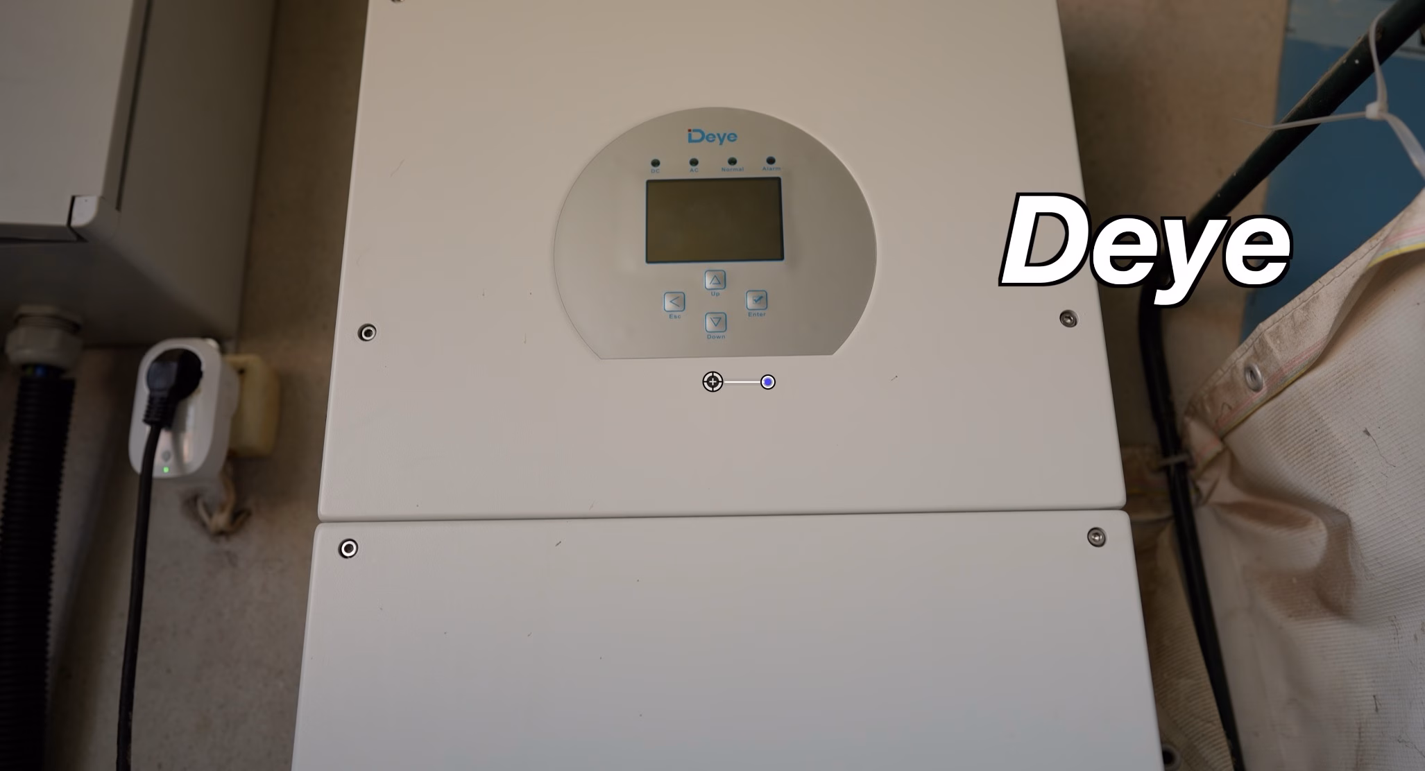This Deye Inverter allows Electric Car Charging with Solar Power