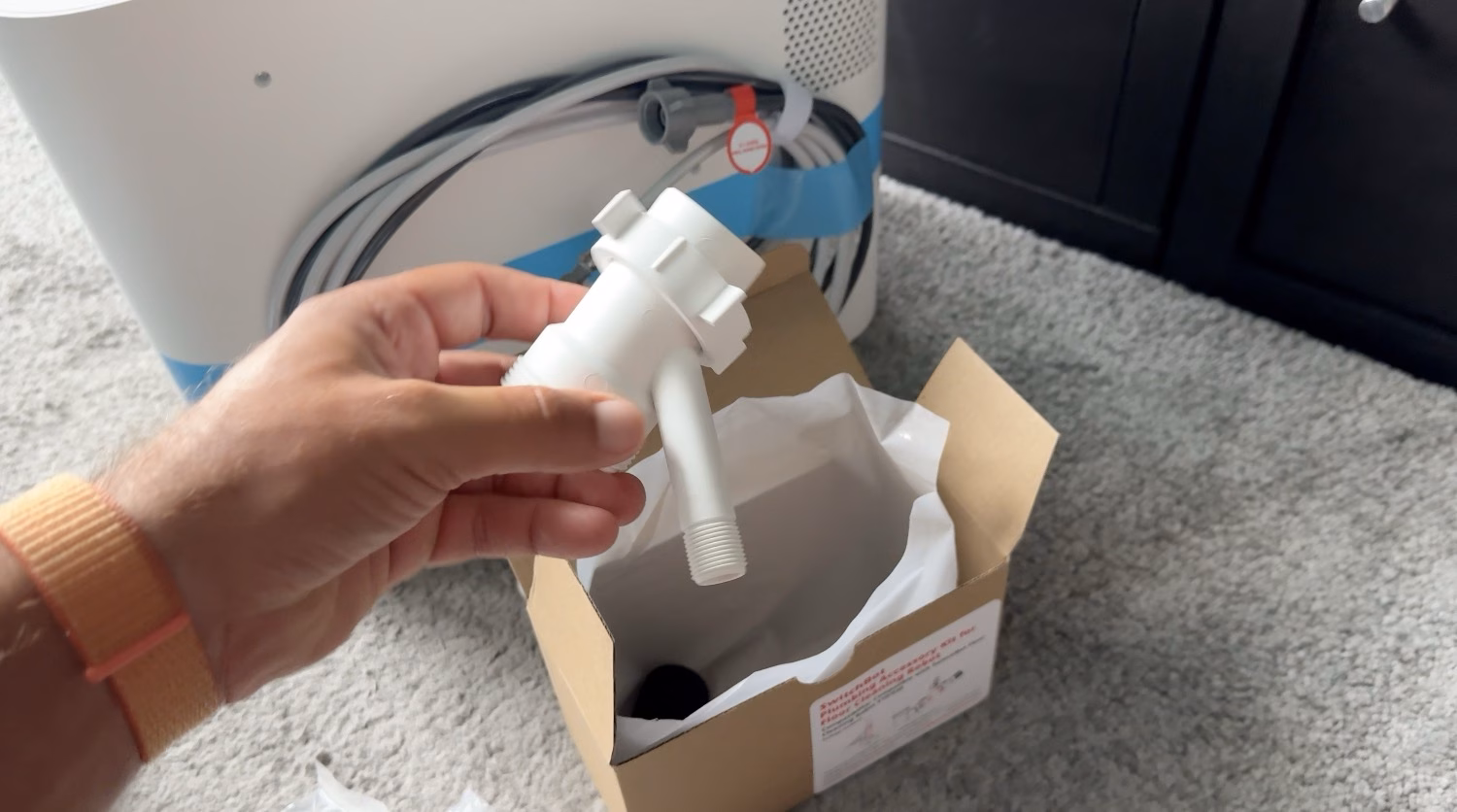 A Robot That Connects to Your Sink | SwitchBot S20 Review 3